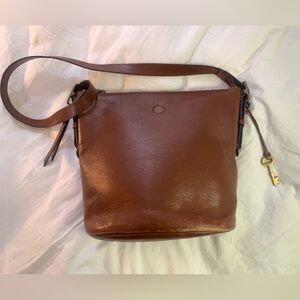 Fossil Brown leather bucket bag | sac seau en véritable cuir adjustable With Key